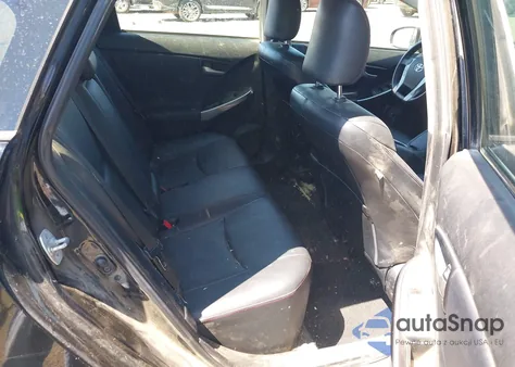 2013 Toyota Prius z USA, uszkodzony, nr VIN JTDKN3DU2D1657813